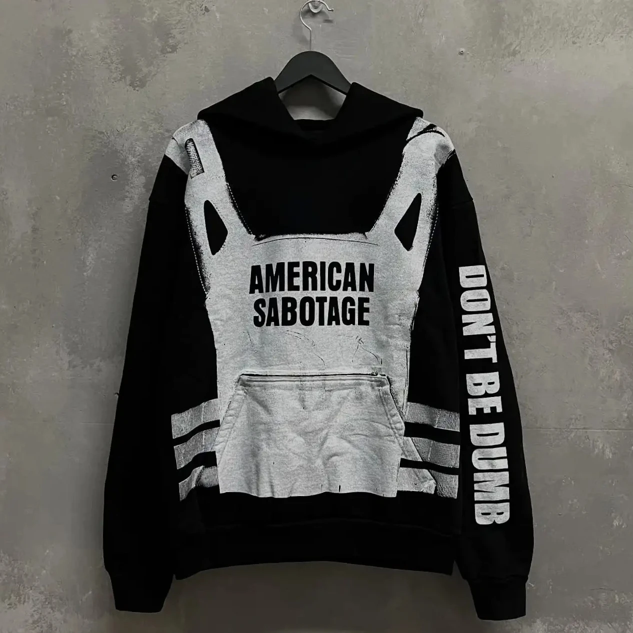 Winter Clothing Ideas - เสื้อฮู้ดดี้สไตล์ซาบาโทจ กรันจ์ แนวพารอดี้ ไอเดียสตรีทแวร์ Y2K เสื้อสเวตเชิ้ต